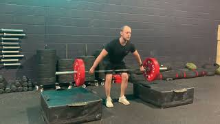 Block snatch deadlift demonstration
